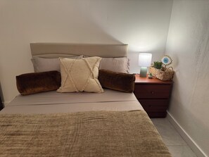 1 bedroom, WiFi, bed sheets