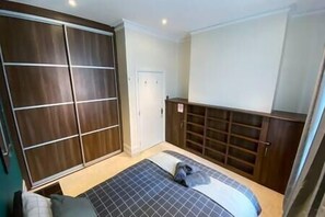 3 bedrooms, iron/ironing board, travel crib, WiFi