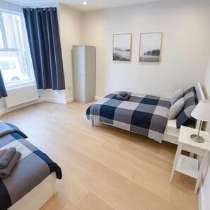 2 chambres, fer et planche à repasser, lit parapluie, Wi-Fi