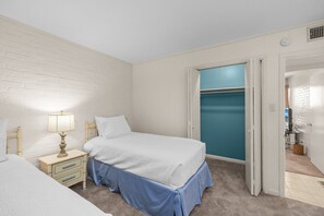 2 bedrooms, iron/ironing board, free WiFi, bed sheets - 2-Bedroom Beachfront Comfort w/ Heated Pool! (South Padre Island)