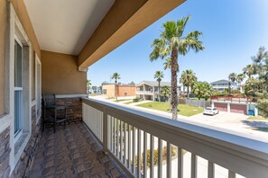 Property grounds - Coastal Sol Villa | Heated Pool Near Beach (South Padre Island)