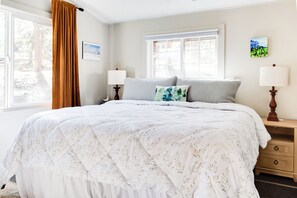 2 makuuhuonetta, silitysrauta/-lauta, ilmainen Wi-Fi, vuodevaatteet