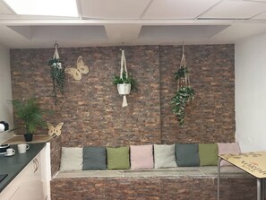 المنشأة من الداخل