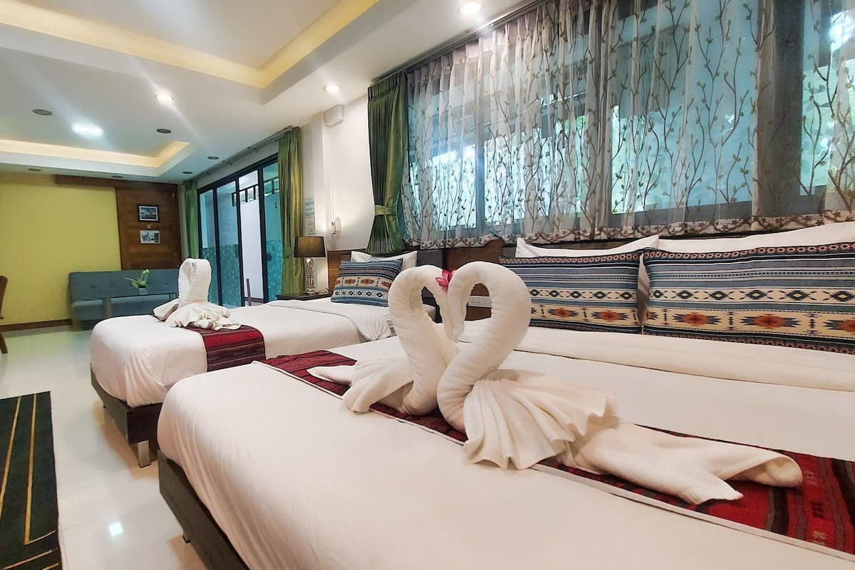 Family Triple Room, Multiple Beds, Private Bathroom, Garden View