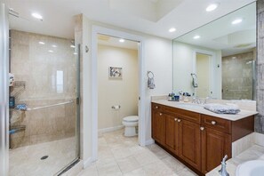 Shower, jetted tub, hair dryer, towels