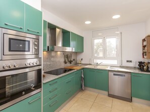 Fridge, microwave, oven, dishwasher