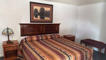 Bureau, espace de travail pour ordinateur portable, Wi-Fi gratuit