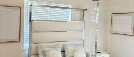 4 bedrooms, WiFi, bed sheets