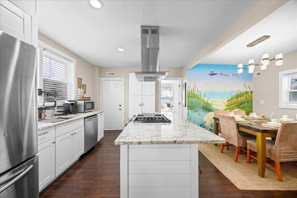 Fridge, oven, stovetop, dishwasher