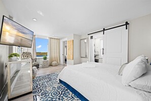 4 bedrooms, desk, iron/ironing board, free WiFi