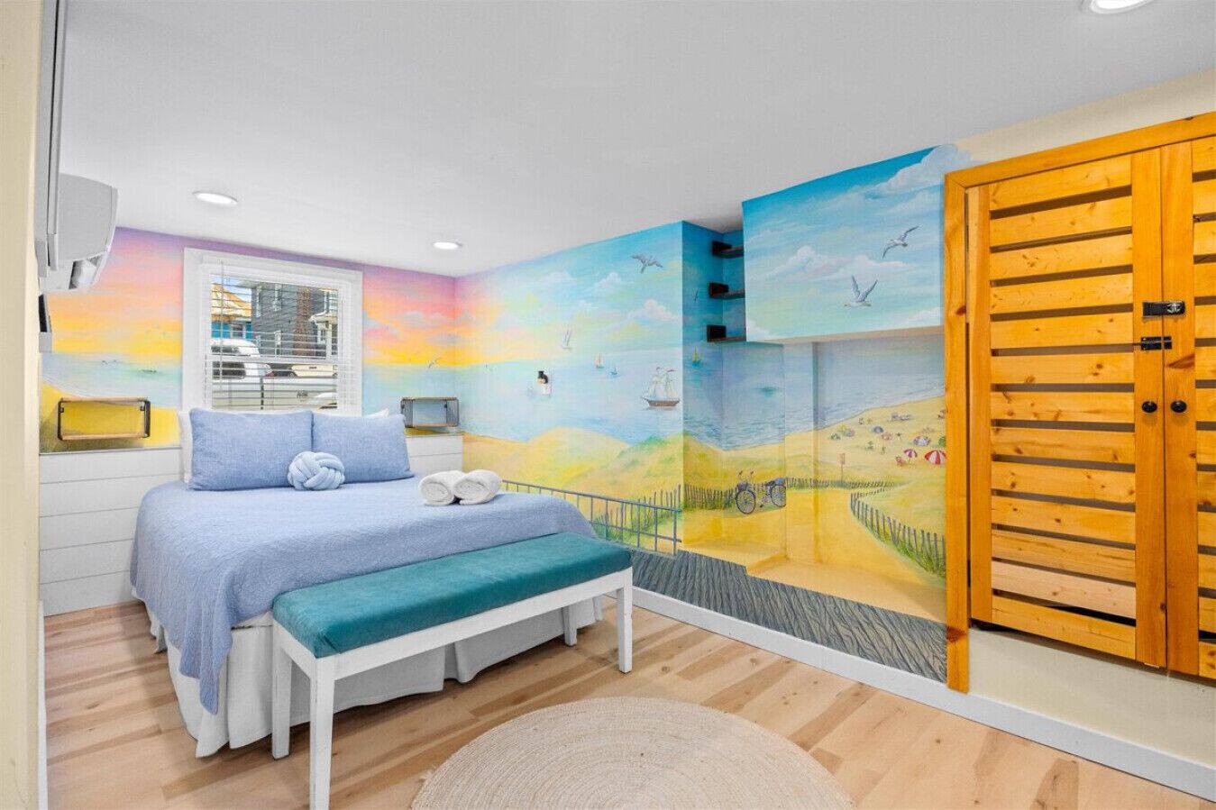2 bedrooms, desk, iron/ironing board, travel crib