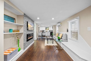 TV, fireplace
