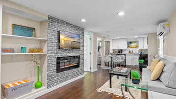 TV, fireplace