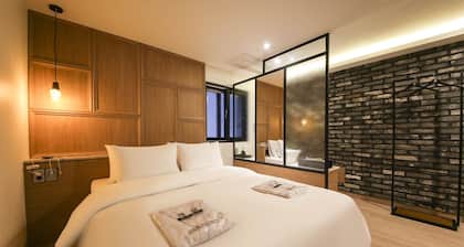 WALL Hotel