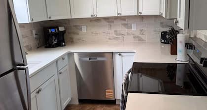 The Spruce House Family 4BR 2 Bath, Great Location, In Ogallala, Close to Lake McConaughy