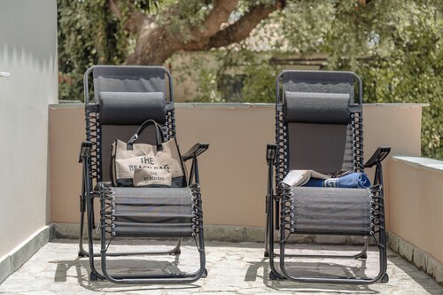 To Pournari Beachside Garden House, Korakohori, Greece