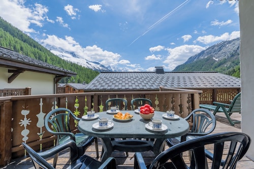 3BR Balcony & Parking near Argentière, Le Tour (Argentière), France