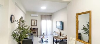 Eve's Central Comfort Apartment #1 WiFi, AC