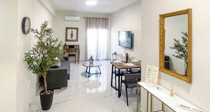 Eve's Central Comfort Apartment #1 WiFi, AC