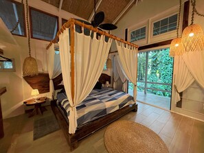 6 bedrooms, iron/ironing board, WiFi, wheelchair access