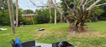 Peaceful accomodation. Walking distant to Port Richey waterfront restaurants.