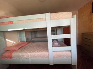 1 bedroom, WiFi, bed sheets