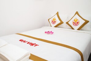 Rúmföt af bestu gerð, míníbar, skrifborð, myrkratjöld/-gardínur