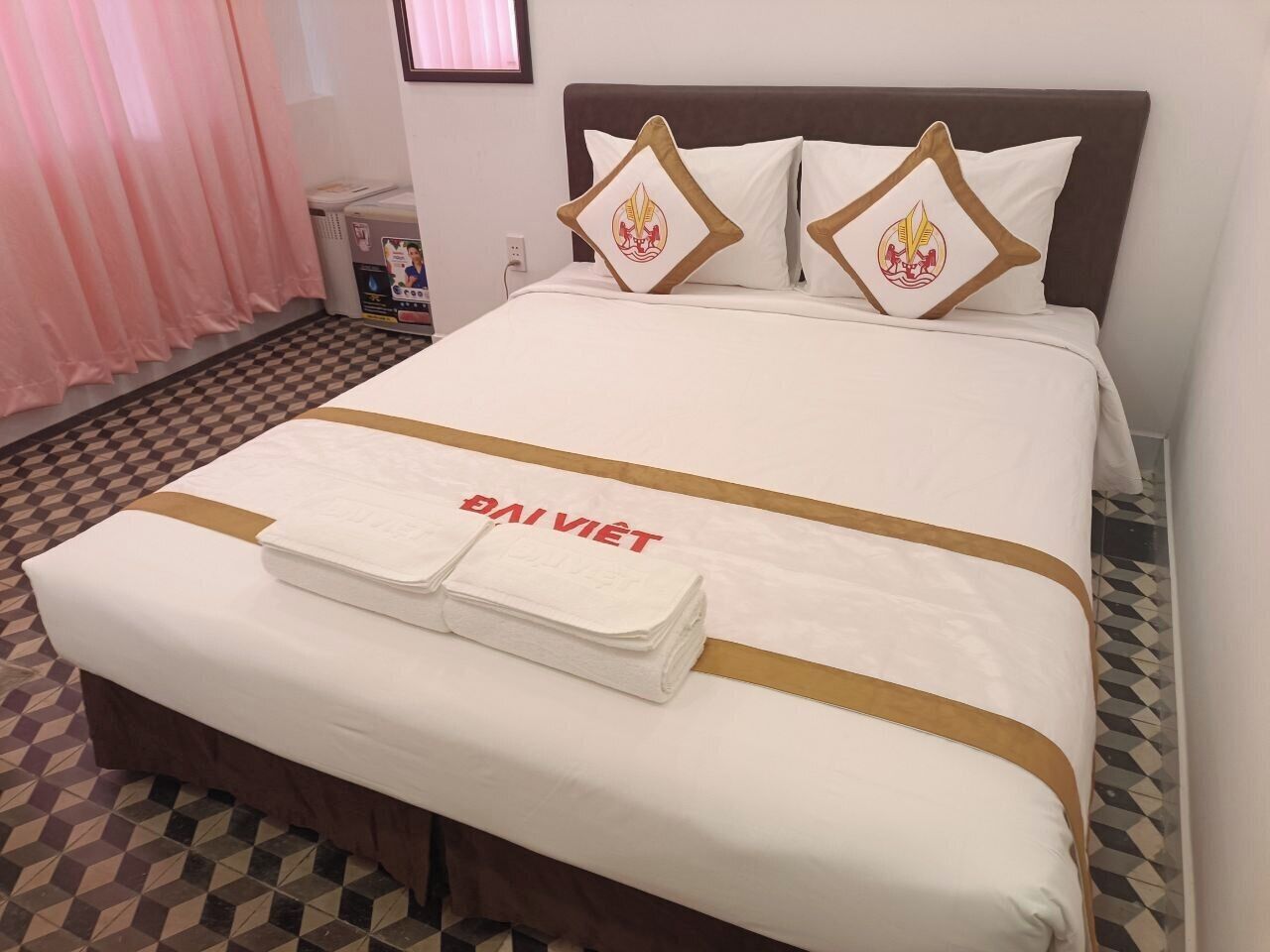 Deluxe-herbergi | Rúmföt af bestu gerð, míníbar, skrifborð, myrkratjöld/-gardínur