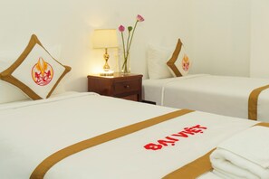 Premium bedding, minibar, desk, blackout curtains