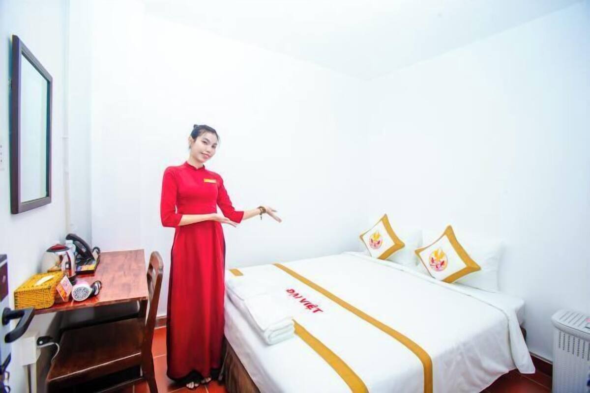 Premium bedding, minibar, desk, blackout curtains
