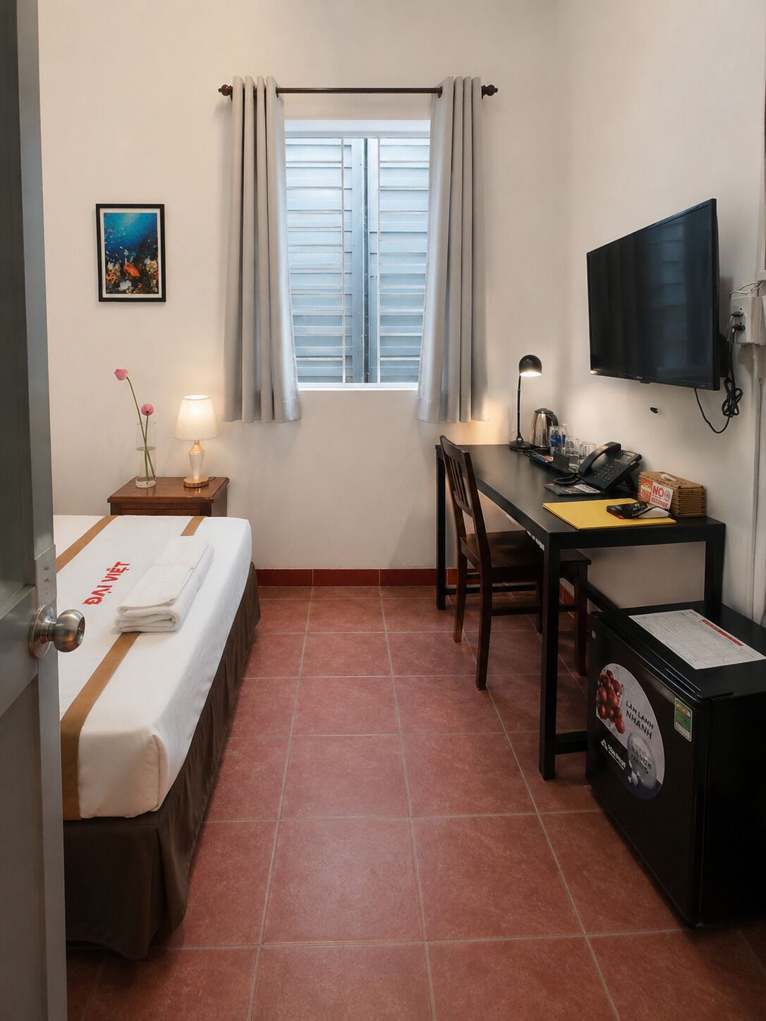 Senior Room, 1 Double Bed, Air conditioning | Premium bedding, minibar, desk, blackout drapes