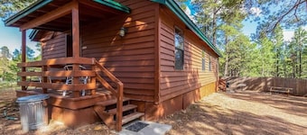 Elk Cabin - Forest Lakes