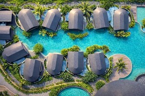 Outdoor pool - Quenzo Beach Resort (Padangbai)