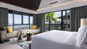 Minibar, Zimmersafe, Schreibtisch, Verdunkelungsvorhänge