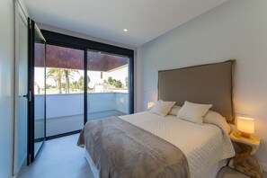 2 bedrooms, iron/ironing board, travel cot, WiFi