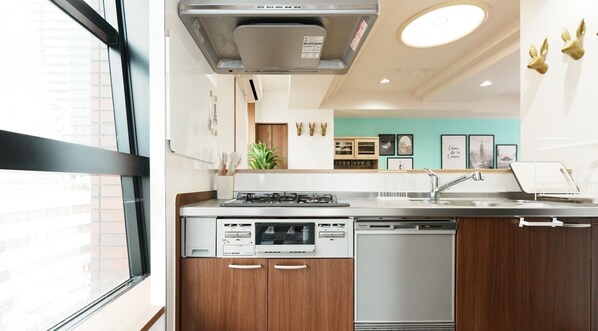 Fridge, microwave, cookware/dishes/utensils