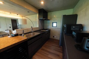 雪櫃、微波爐、爐具、廚房用具/餐具/器皿
