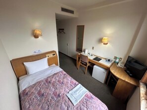 Desk, iron/ironing board, free WiFi, bed sheets