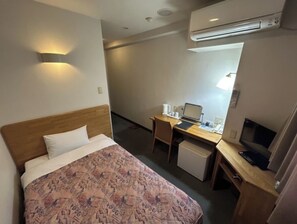 Skrivbord, strykjärn/strykbräda, gratis wi-fi och sängkläder