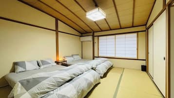 2 室のベッドルーム、デスク、WiFi (無料)、ベッドシーツ