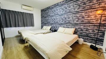 4 bedrooms, desk, free WiFi, bed sheets