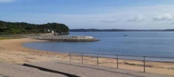 This is a private cottage located in the scenic Ku / Toba Mie