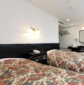 1 bedroom, desk, free WiFi, bed sheets