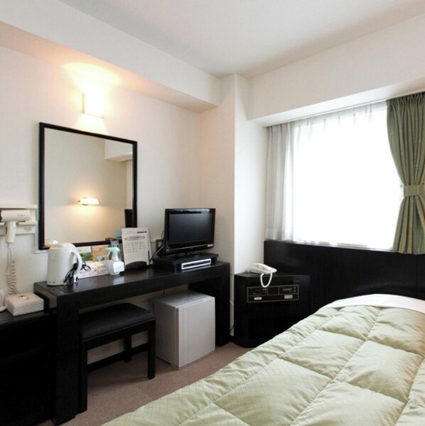 1 bedroom, desk, free WiFi, bed sheets