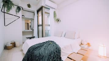 Apartment, 1 Double Bed, Non Smoking | Desk, iron/ironing board