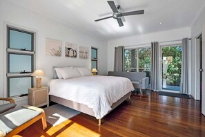 3 bedrooms, desk, iron/ironing board, free WiFi