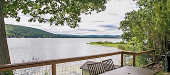 Windwood Shores, a classic cottage on Waneta Lake