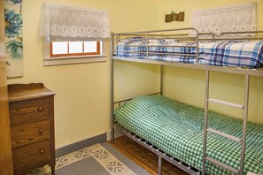 3 bedrooms, WiFi, bed sheets