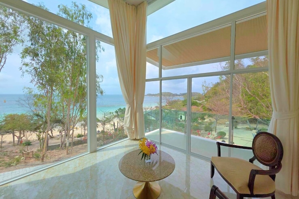 Deluxe Double Room, Sea View | Beach/ocean view