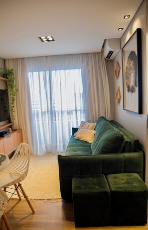 Smart TV, video games